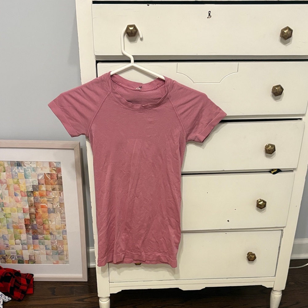 Lululemon pink swiftly tech
